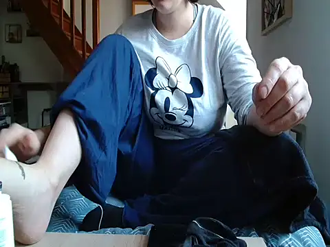 Snapshot of Lauzo21 chatting on 03-24-26, 06:29 Lauzo21 online show from 03-24-26, 06:29