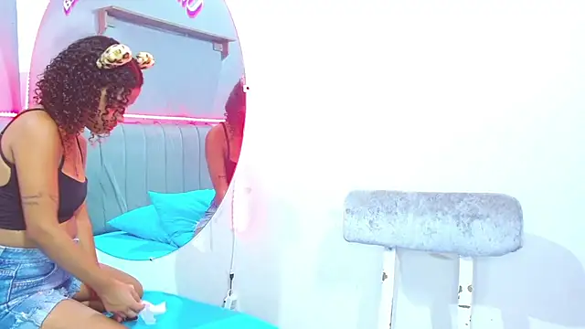 Snapshot of minimi_naty chatting on 12-10-24, 07:22 minimi naty online show from 12-10-24, 07:22