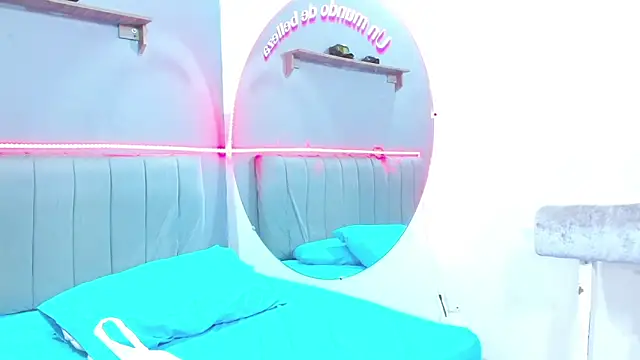 Snapshot of minimi_naty chatting on 12-21-24, 01:53 minimi naty online show from 12-21-24, 01:53