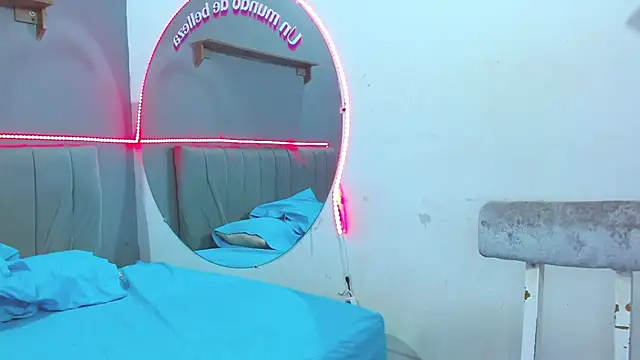 Snapshot of minimi_naty chatting on 01-15-25, 07:23 minimi naty online show from 01-15-25, 07:23