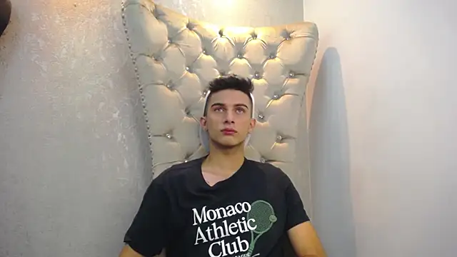 Snapshot of MrWilliseo chatting on 12-11-24, 07:36 MrWilliseo online show from 12-11-24, 07:36