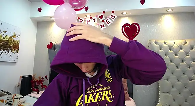 Snapshot of MrWilliseo chatting on 02-15-25, 08:11 MrWilliseo online show from 02-15-25, 08:11