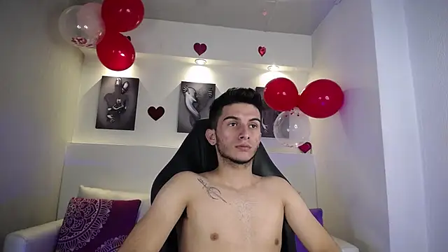 Snapshot of MrWilliseo chatting on 02-19-25, 02:01 MrWilliseo online show from 02-19-25, 02:01