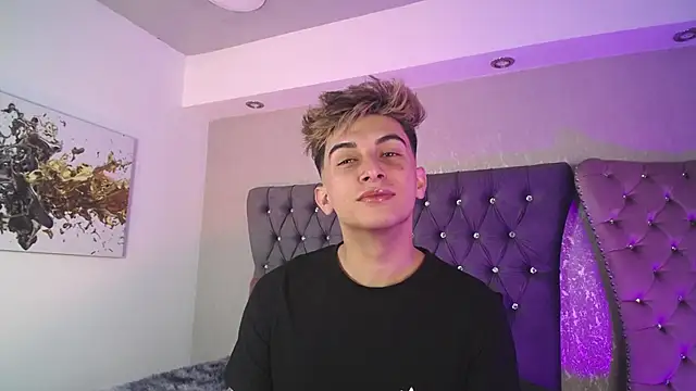 Snapshot of MrWilliseo chatting on 09-24-25, 02:15 MrWilliseo online show from 09-24-25, 02:15