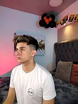 Snapshot of MrWilliseo chatting on 10-28-25, 08:11 MrWilliseo online show from 10-28-25, 08:11