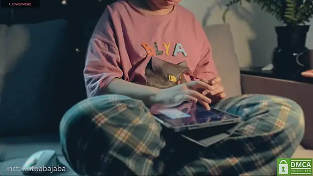 whoa-hoa-hoa-hoa-hoa online show from 02-17-25, 11:44