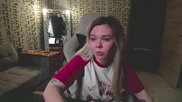 whoa-hoa-hoa-hoa-hoa online show from 03-04-26, 01:39