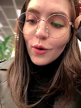 meow girl online show from 10-02-25, 03:41