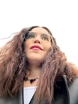 meow girl online show from 11-11-25, 10:59