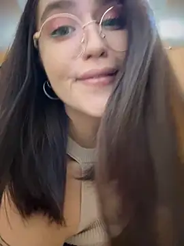 meow girl online show from 11-17-25, 04:57