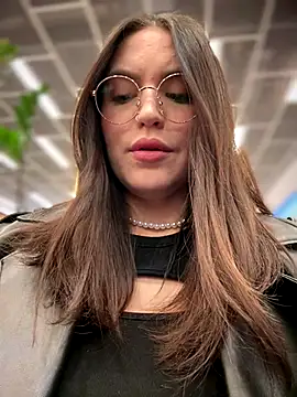 meow girl online show from 12-17-25, 09:04