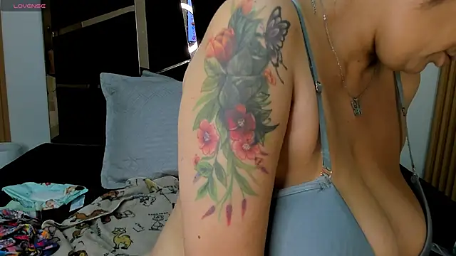 yahaira  online show from 11-26-25, 01:56