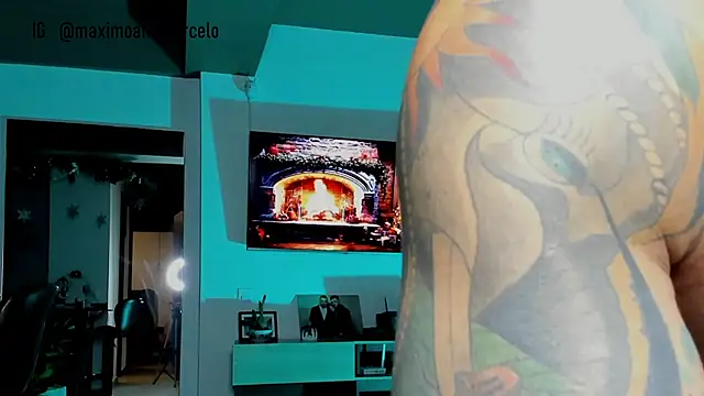 Snapshot of Maximo_Marcelo chatting on 12-12-24, 11:14 Maximo Marcelo online show from 12-12-24, 11:14