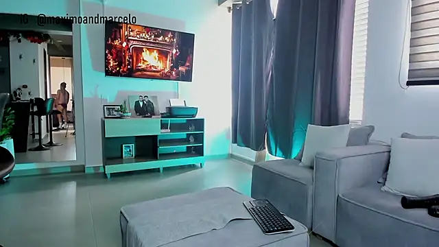 Snapshot of Maximo_Marcelo chatting on 12-15-24, 06:15 Maximo Marcelo online show from 12-15-24, 06:15