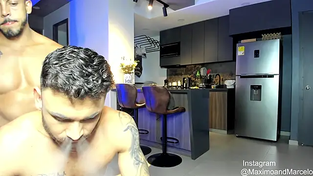 Snapshot of Maximo_Marcelo chatting on 02-27-25, 03:14 Maximo Marcelo online show from 02-27-25, 03:14