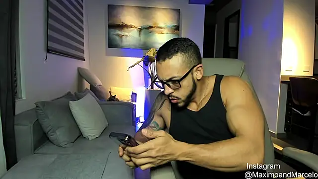 Snapshot of Maximo_Marcelo chatting on 03-18-25, 11:20 Maximo Marcelo online show from 03-18-25, 11:20