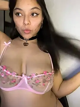 Snapshot of adry_moon666 chatting on 03-10-25, 05:00 adry moon666 online show from 03-10-25, 05:00