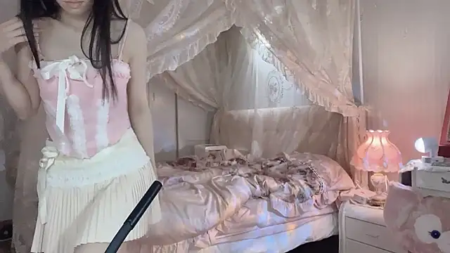 JennieKim RoseannePark online show from 12-15-24, 02:16