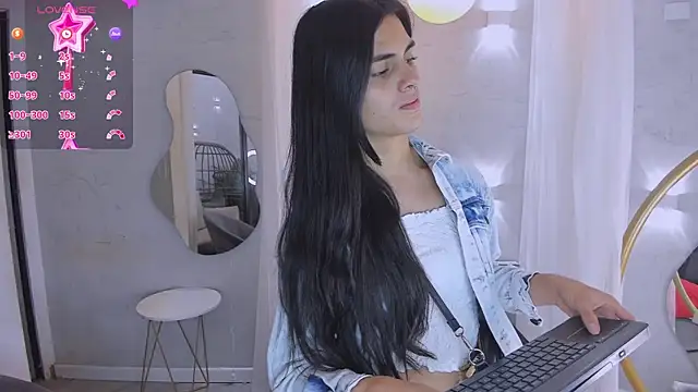 Venusflame   online show from 03-17-25, 01:18