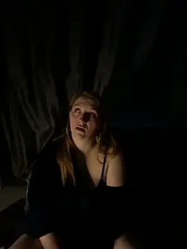 Snapshot of Stoner_BarbieXX chatting on 06-10-26, 08:41 Stoner BarbieXX online show from 06-10-26, 08:41