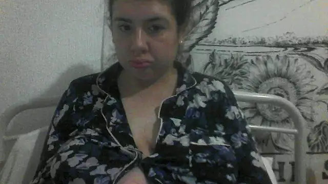 Snapshot of CamilaCherryX chatting on 10-12-25, 06:51 CamilaCherryX online show from 10-12-25, 06:51