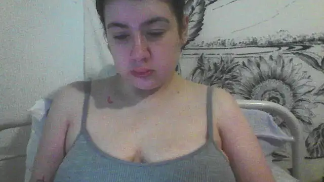 Snapshot of CamilaCherryX chatting on 11-04-25, 03:33 CamilaCherryX online show from 11-04-25, 03:33