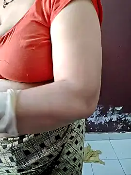 Snapshot of milf-kaira chatting on 12-31-24, 03:01 milf-kaira online show from 12-31-24, 03:01