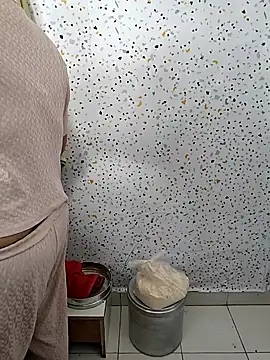 Snapshot of milf-kaira chatting on 01-23-25, 05:02 milf-kaira online show from 01-23-25, 05:02