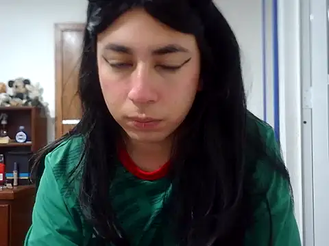 Snapshot of Yasmin_Paez99 chatting on 06-11-26, 11:14 Yasmin Paez99 online show from 06-11-26, 11:14