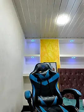 zoe connor19 online show from 11-30-25, 10:41