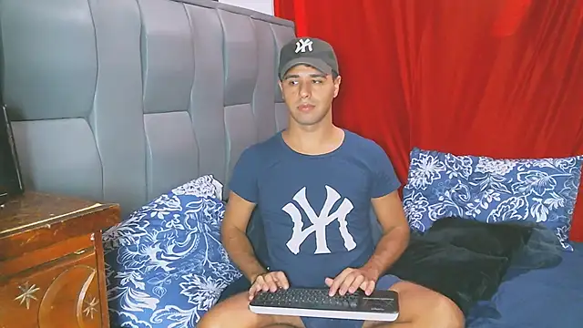 beautiful james online show from 12-04-24, 12:19