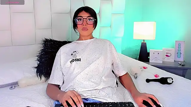 Snapshot of ValentinaMarinn chatting on 03-05-25, 02:46 ValentinaMarinn online show from 03-05-25, 02:46