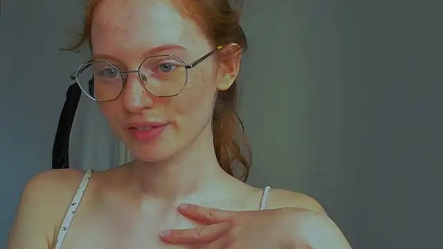 Fire Luna online show from 07-20-26, 01:24
