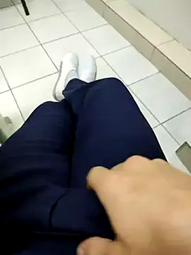 Snapshot of gatmoreno1 chatting on 10-06-25, 04:59 gatmoreno1 online show from 10-06-25, 04:59