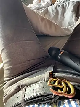 Snapshot of Ana-05 chatting on 02-07-25, 01:22 Ana-05 online show from 02-07-25, 01:22