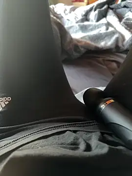 Snapshot of Ana-05 chatting on 02-19-25, 04:00 Ana-05 online show from 02-19-25, 04:00