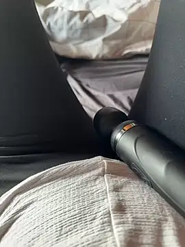 Snapshot of Ana-05 chatting on 03-21-25, 01:12 Ana-05 online show from 03-21-25, 01:12