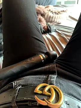 Snapshot of Ana-05 chatting on 09-13-25, 10:48 Ana-05 online show from 09-13-25, 10:48