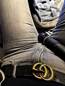 Snapshot of Ana-05 chatting on 09-29-25, 05:51 Ana-05 online show from 09-29-25, 05:51