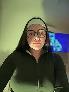 kenndall 21 online show from 11-11-25, 02:00