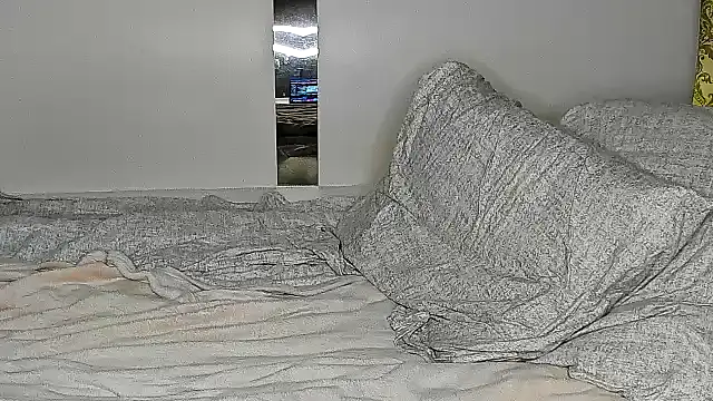 denlover1 online show from 01-30-25, 07:37