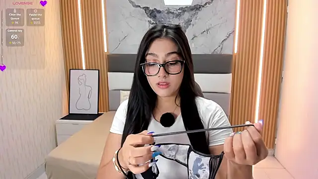 Alyssapark online show from 11-19-25, 07:14