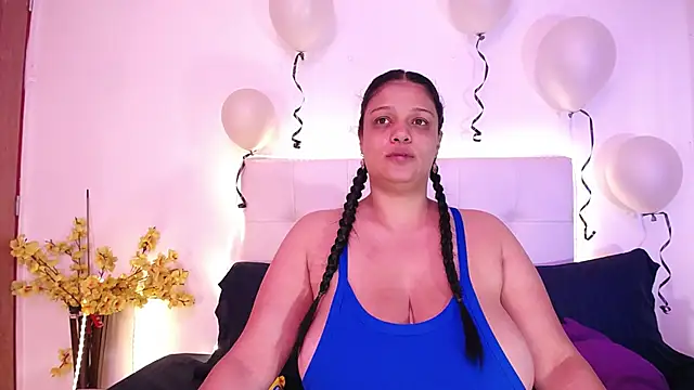 Nicol Love0 online show from 04-18-26, 01:04