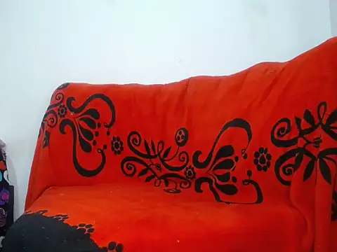 Snapshot of diamonmeli chatting on 01-08-25, 12:37 diamonmeli online show from 01-08-25, 12:37