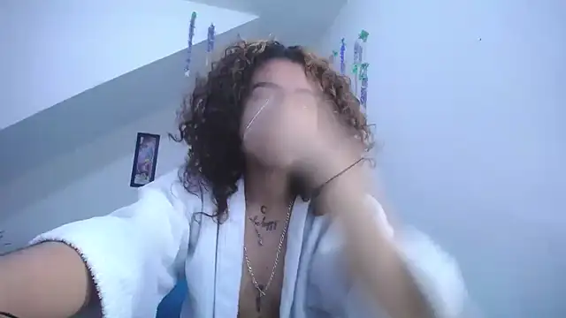 Snapshot of diamonmeli chatting on 01-24-25, 05:11 diamonmeli online show from 01-24-25, 05:11