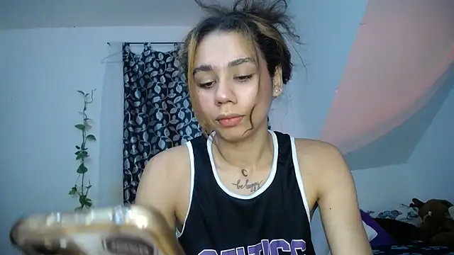 Snapshot of diamonmeli chatting on 02-16-25, 04:53 diamonmeli online show from 02-16-25, 04:53