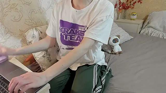 Snapshot of SunnyJoysx chatting on 11-12-25, 12:38 SunnyJoysx online show from 11-12-25, 12:38