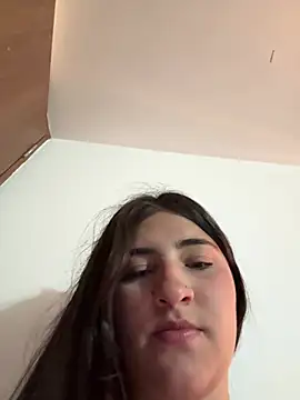 AhriCutte online show from 02-16-25, 11:16