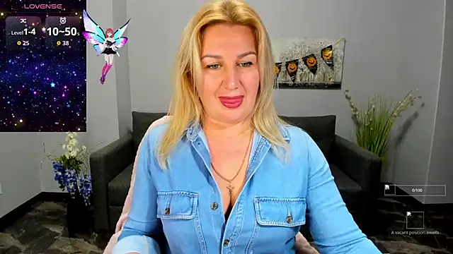 Lili Crossi online show from 11-02-25, 12:51