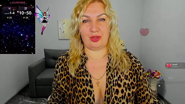 Lili Crossi online show from 11-11-25, 06:35